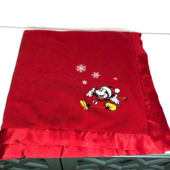 Disney Store fleece blanket red Christmas Mickey Mouse Santa 29”x29” - Picture 2 of 7